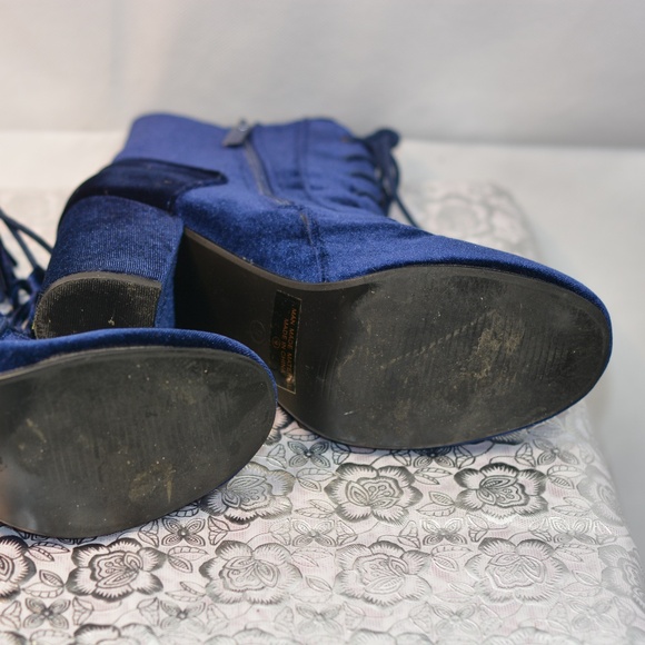Blue Velvet Lace up Heeled Boots  SZ 9 Nature Breeze - Picture 4 of 5